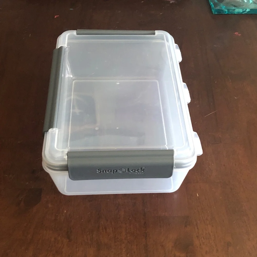 🤍 Snap Lock Plastic Food Storage Container